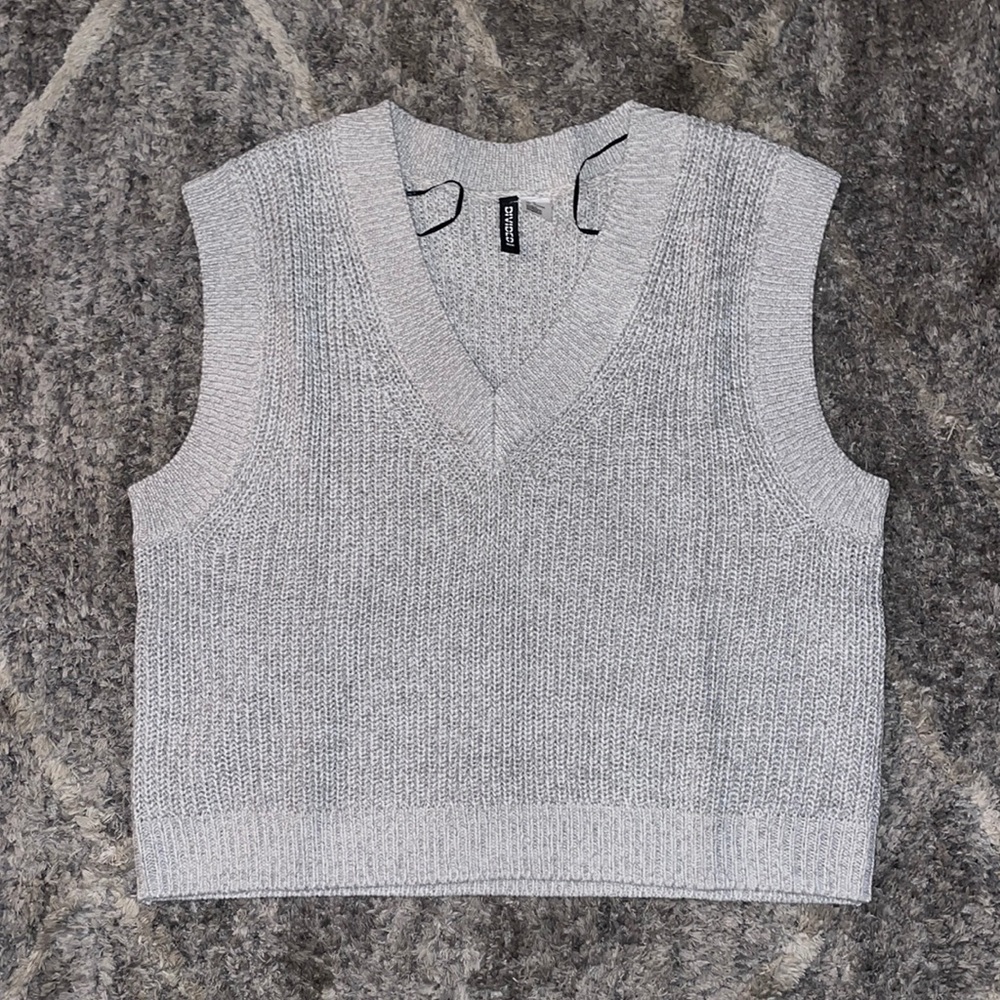 Grey Divided knit sweater vest size MEDIUM